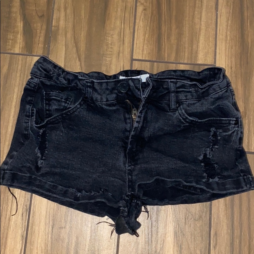 Shorts - Picture 2 of 3